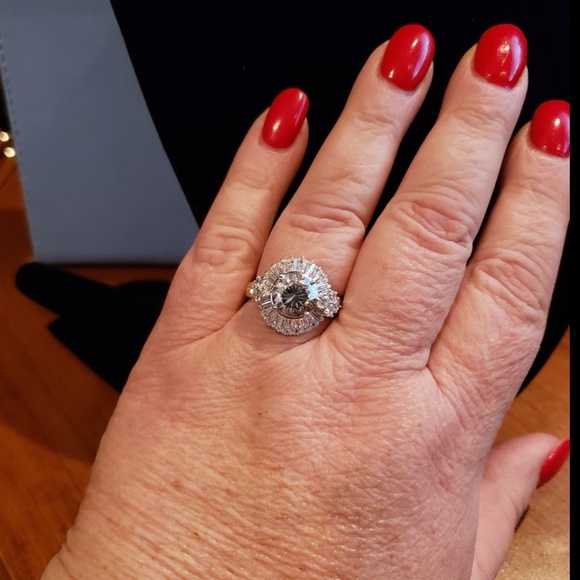 White stones in rhodium over Sterling Silver Cocktail ring SZ 10 - Picture 3 of 3